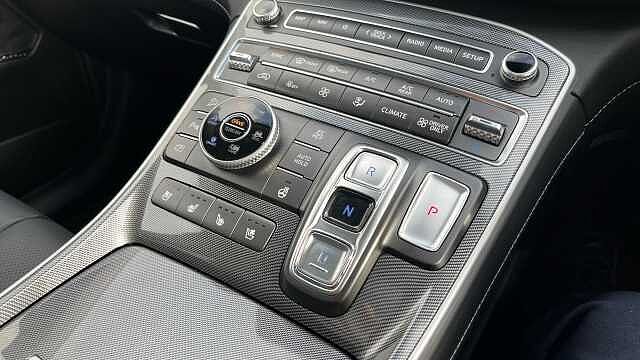 Hyundai SANTA FE 1.6 TGDi Plug-in Hybrid Ultimate 5dr 4WD Auto